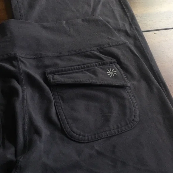 Athleta Fusion Flare Yoga Pants 🧘🏻♀️ - Picture 5 of 6